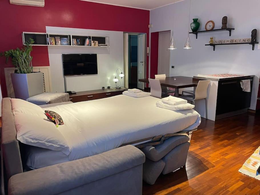 Cozy Flat Mins Walk To Navigli And Metro Porta Genova Διαμέρισμα Μιλάνο Εξωτερικό φωτογραφία
